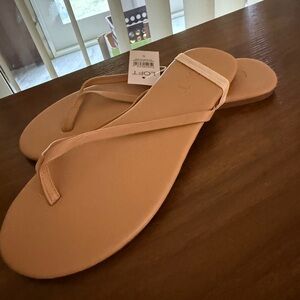 Loft Women's Tan Flip Flops